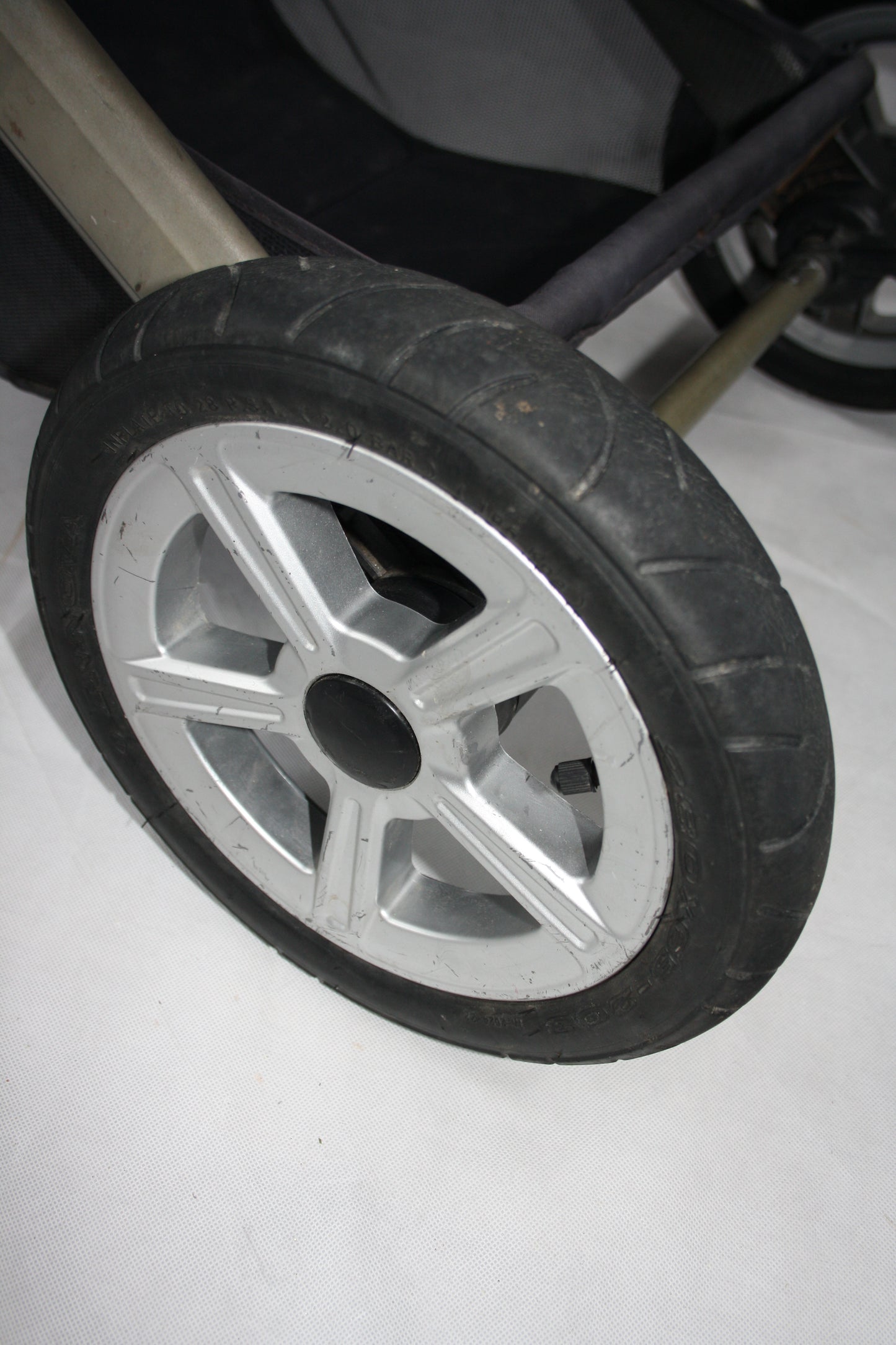 Barnvagn Beemoo