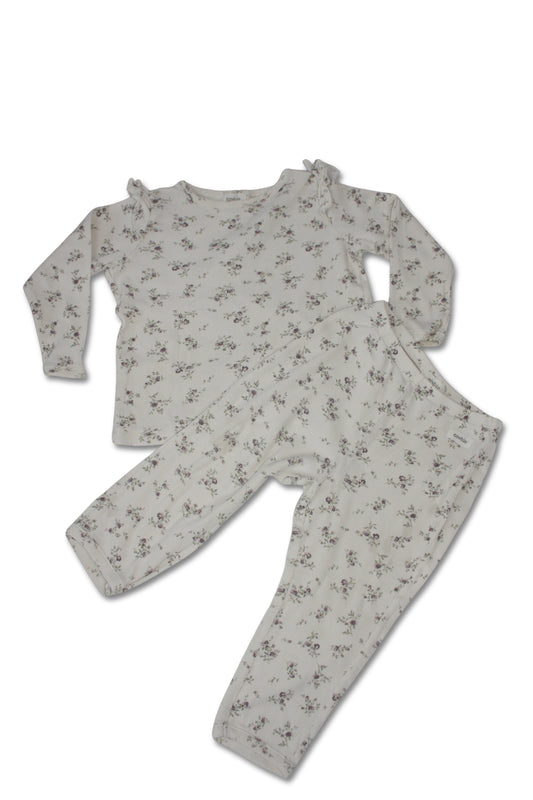 2 delad pyjamas Newbie